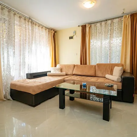 The Family Courtyard - Very Large 2bd By Flat Manаger