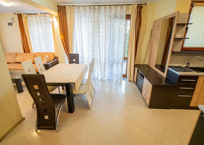 The Family Courtyard - Very Large 2bd By Flat Manаger * 라브다