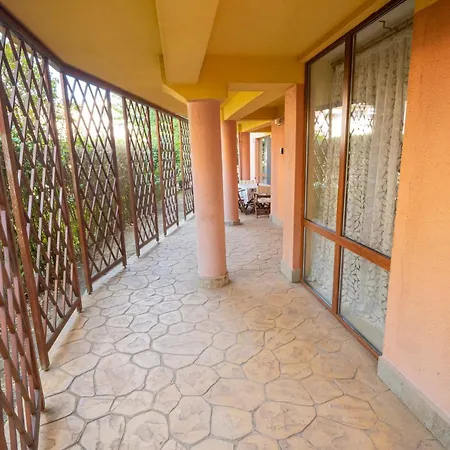 The Family Courtyard - Very Large 2bd By Flat Manаger Lejlighed *