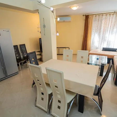 The Family Courtyard - Very Large 2bd By Flat Manаger Apartmán *