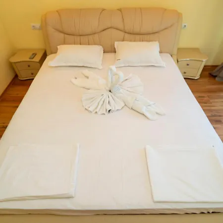 The Family Courtyard - Very Large 2bd By Flat Manаger * Ravda