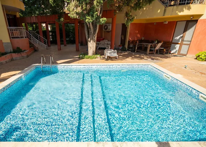 The Family Courtyard - Very Large 2bd By Flat Manаger רבדה