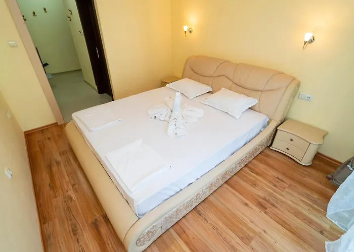 The Family Courtyard - Very Large 2bd By Flat Manаger דירה *